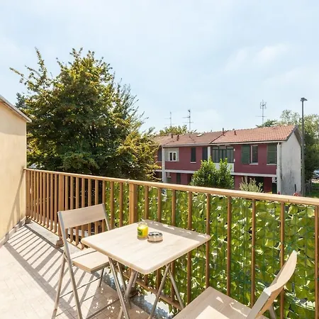 Bright With Balcony And Jacuzzi, Milan Area * Cesate